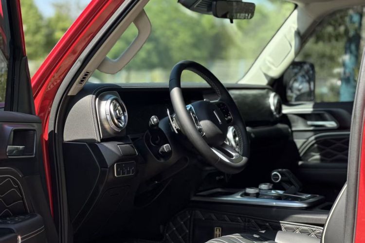 坦克300 2021款 越野版 2.0T 挑战者中控内饰7006