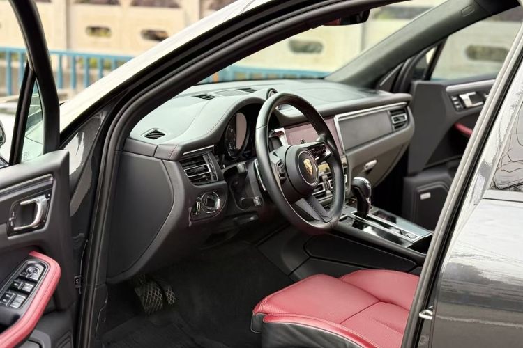 保时捷 2022款 Macan 2.0T中控内饰7011