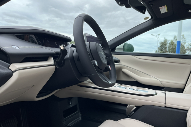 小米汽车 小米SU7 2024款 后驱长续航智驾版中控内饰7008