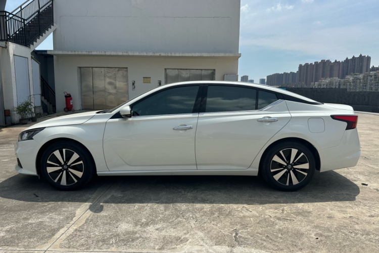 日产 天籁 2021款 2.0L XL 舒适版车身外观6001