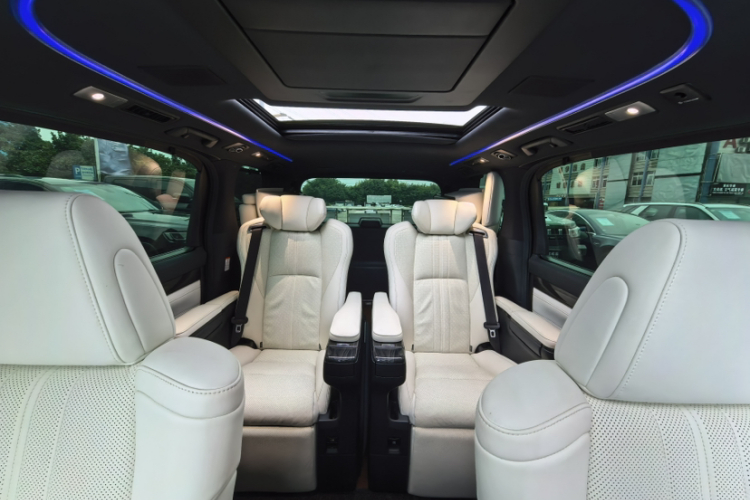 雷克萨斯LM 2020款 300h 七座隽雅版中控内饰7006