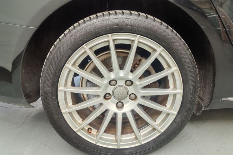 奥迪A4L 2012款 2.0 TFSI 自动运动型车身外观6006