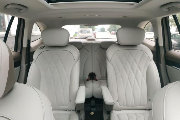 荣威RX9 2023款 2.0T 两驱优享版中控内饰7002