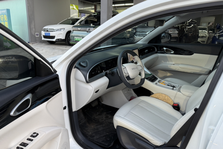 吉利银河 星愿 2025款 310km 青春版中控内饰7003