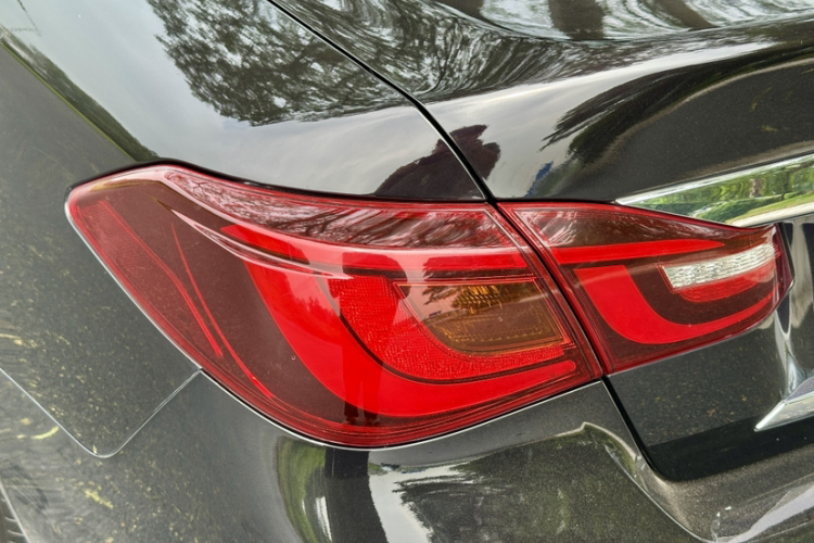 英菲尼迪Q70 2017款 Q70L 2.5L 精英版中控内饰7006