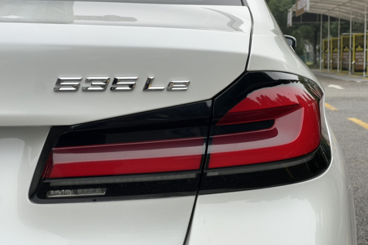 宝马5系新能源 2022款 改款 535Le M运动套装车身外观6007