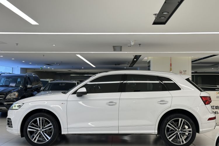 奥迪Q5L 2018款 45 TFSI 尊享运动型 国V车身外观6006