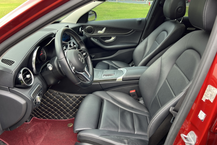 奔驰C级 2019款 C 180 L 时尚型运动版中控内饰7001