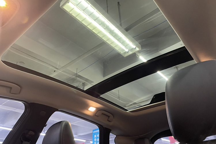 英菲尼迪QX50 2018款 2.0T 两驱时尚版中控内饰7001