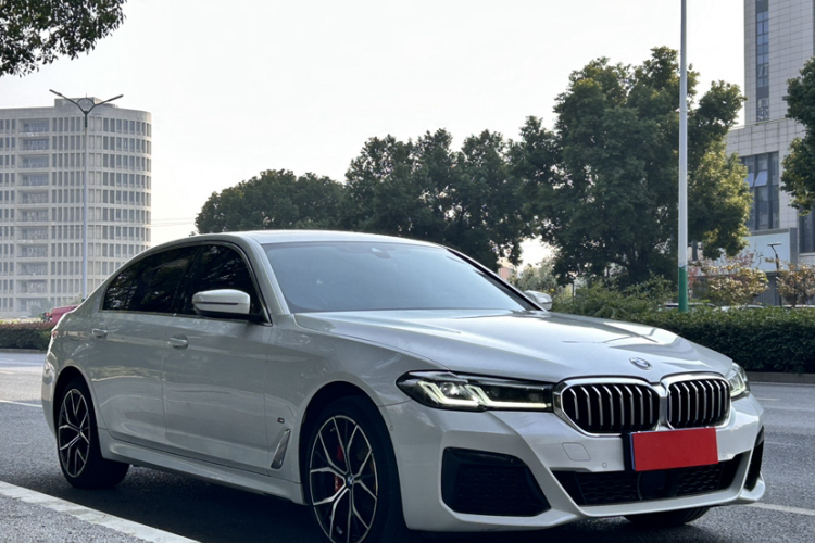 宝马5系 2022款 改款 530Li xDrive M运动套装车身外观6004