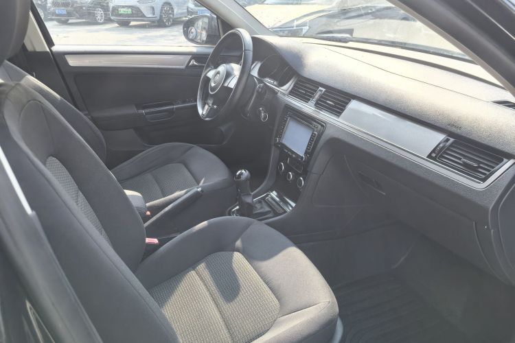 大众 宝来 2014款 1.6L 手动时尚型车身外观6011