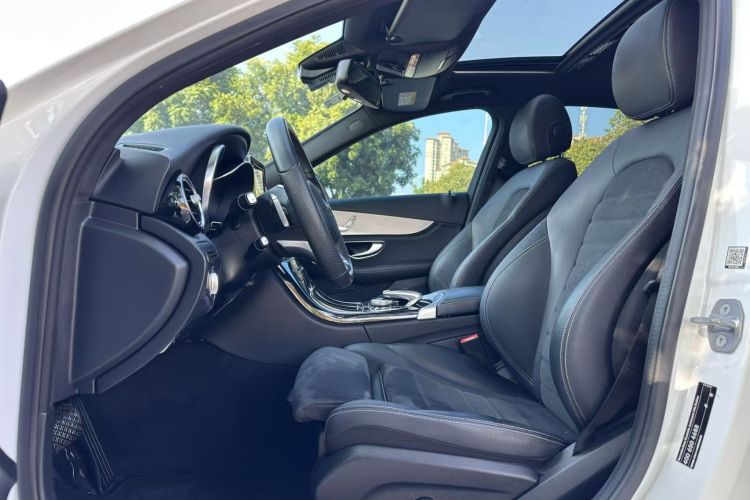 奔驰C级 2018款 C 200 运动版局部细节19