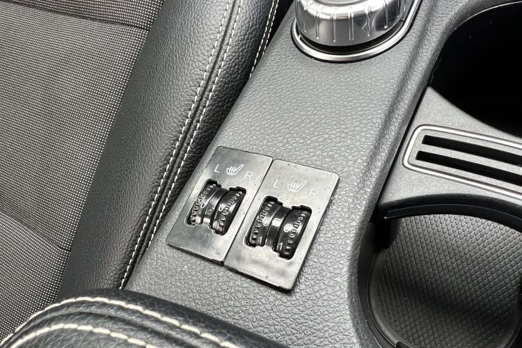 奔驰A级(进口) 2013款 A 180 时尚型中控内饰7001