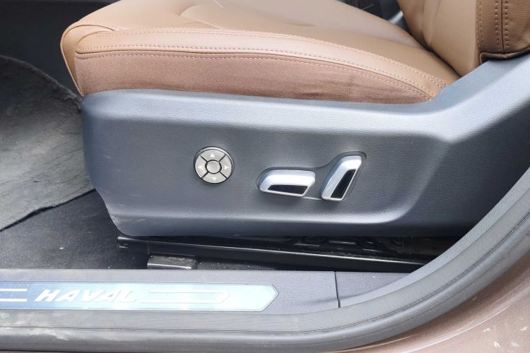 哈弗H6 2017款 蓝标 1.5T 自动两驱智尚型中控内饰7014