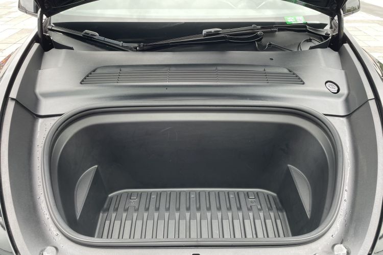 特斯拉 Model Y 2022款 后轮驱动版局部细节24