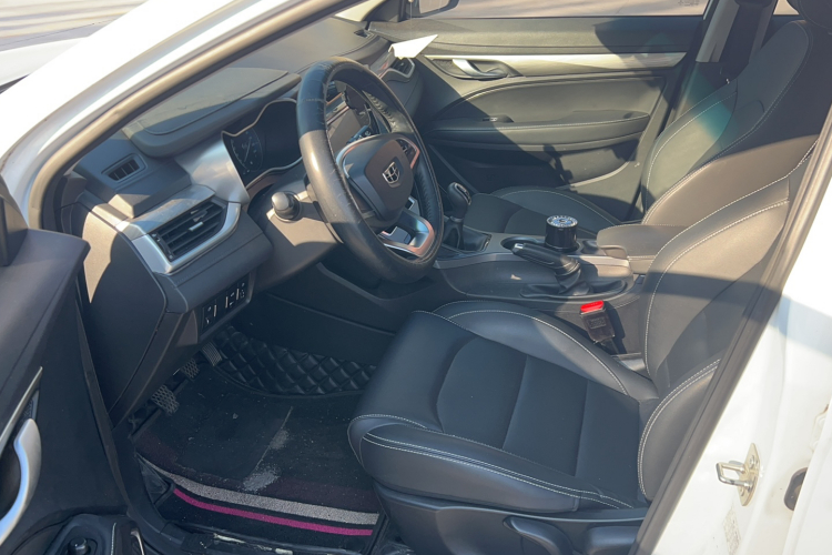 吉利汽车 帝豪 2019款  领军版 1.5L 手动豪华型 国VI中控内饰7001