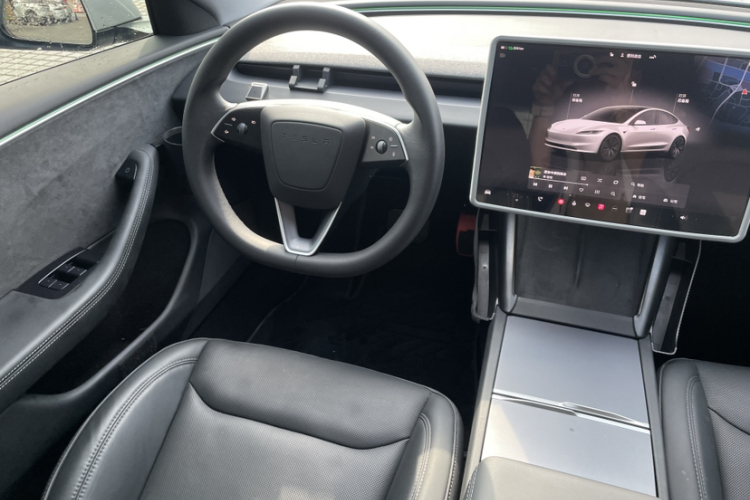 特斯拉 Model 3 2023款 长续航全轮驱动版中控内饰7006