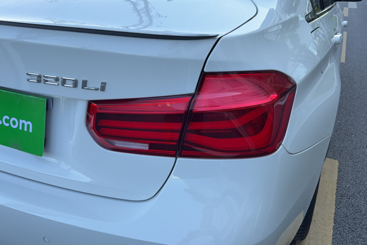 宝马3系 2019款 320Li M运动套装车身外观6008