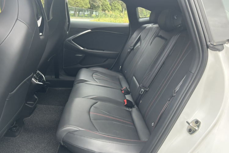 名爵 MG7 2025款 2.0T Trophy+ 超级智驾版中控内饰7002