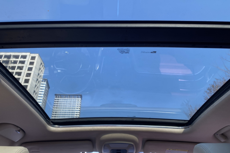 众泰T700 2017款 1.8T 双离合尊贵型中控内饰7008