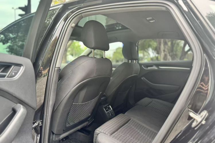 奥迪A3 2018款 30周年年型 Limousine 35 TFSI 运动型中控内饰7002