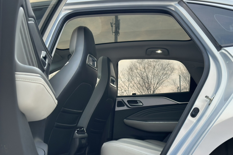 埃安 AION S Plus 2022款 80 智驾版中控内饰7003