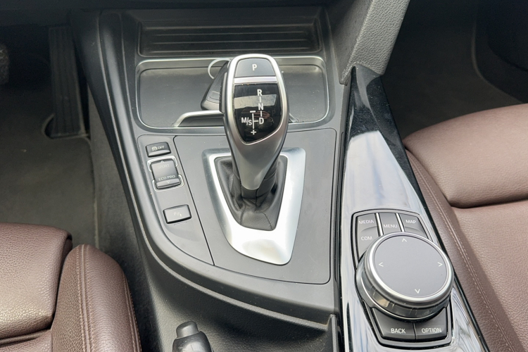 宝马3系 2018款 320Li 领先型M运动套装局部细节18