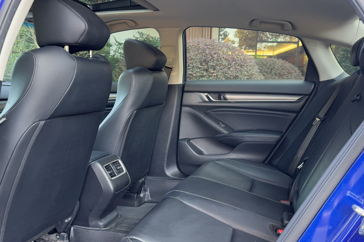 本田 雅阁 2018款 230TURBO 舒适版 国V中控内饰7008