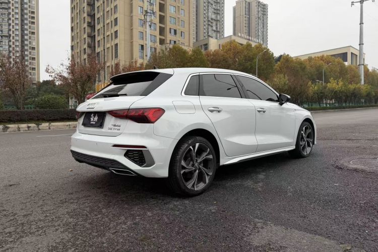 奥迪A3 2021款 Sportback 35 TFSI 豪华运动型车身外观6003