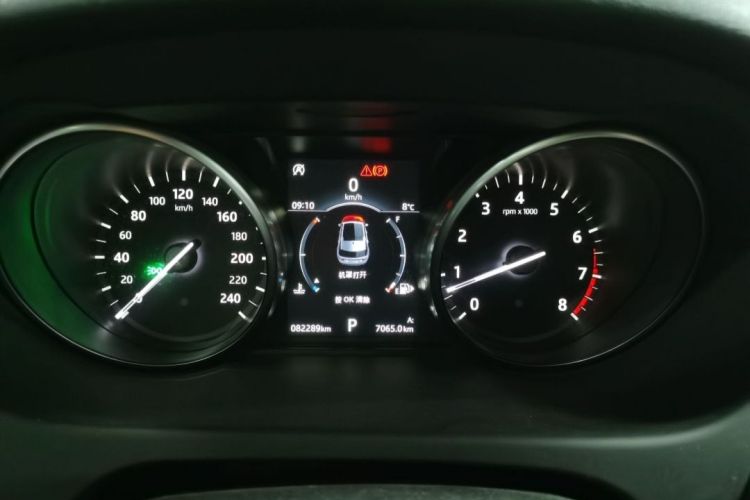 路虎 发现神行 2019款 240PS SE版 国VI中控内饰15