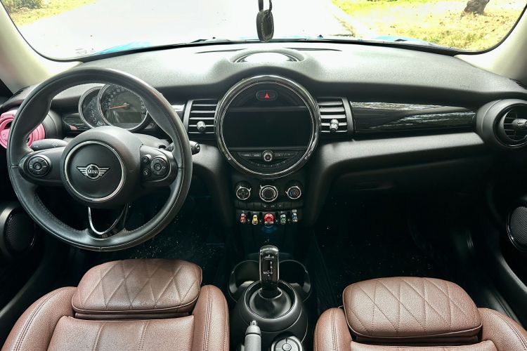 MINI 2018款 1.5T COOPER 经典派中控内饰7008