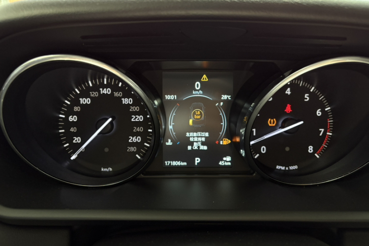 路虎 揽胜运动版 2016款 3.0 SC V6 SE中控内饰15