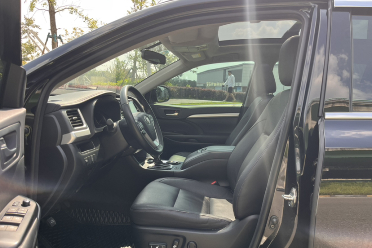 丰田 汉兰达 2017款 2.0T 四驱豪华版 7座中控内饰7003