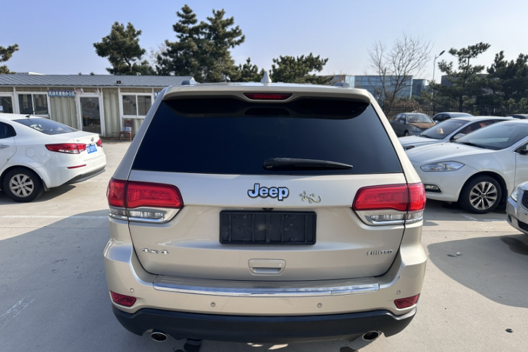 Jeep 大切诺基(进口) 2014款 3.6L 精英导航版车身外观6006