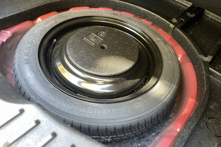 福特 福克斯 2012款 三厢 1.6L 自动舒适型局部细节9006