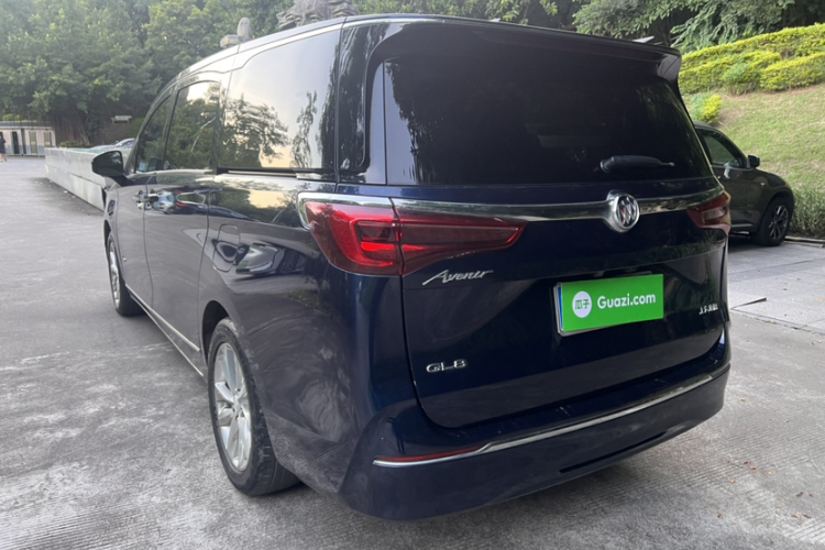 别克GL8 2020款 Avenir艾维亚 四座尊礼版车身外观6007