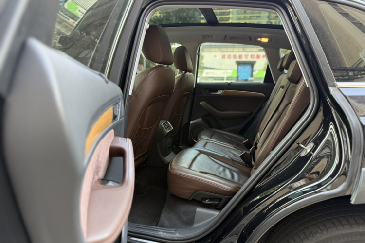 奥迪Q5(进口) 2013款 45 TFSI quattro 越野型中控内饰7005