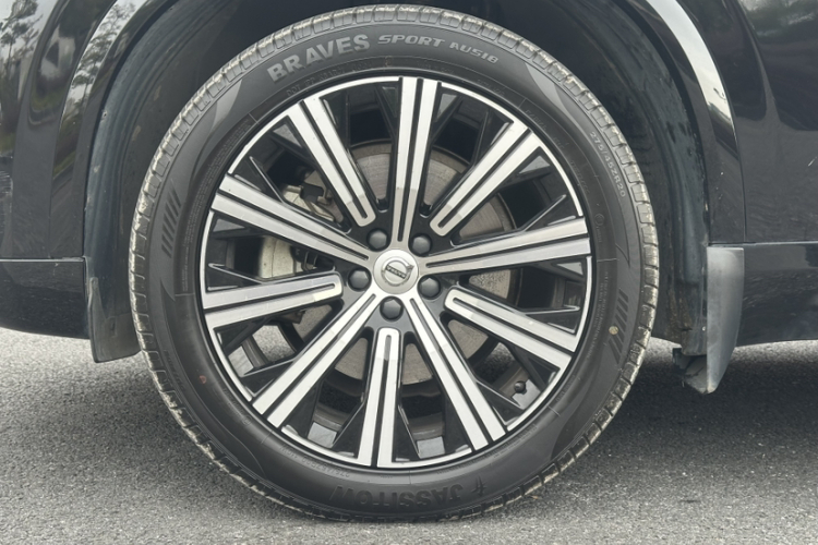 沃尔沃XC90 2022款 B6 智逸豪华版 7座车身外观6006