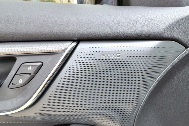 凯迪拉克CT5 2025款 28T 城市运动版中控内饰7009