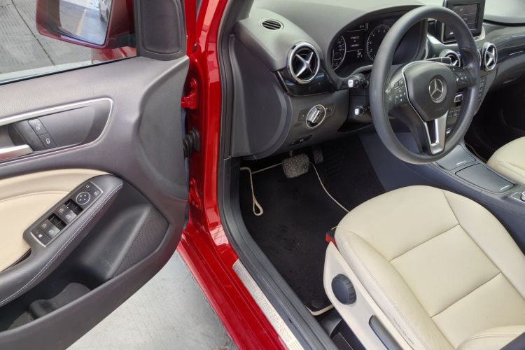 奔驰B级 2012款 B 180车身外观6009