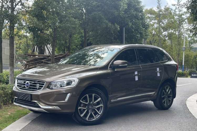 沃尔沃XC60 2017款 T5 AWD 智远升级版车身外观1