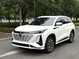 长安CS75 PLUS 2023款 第三代 1.5T 自动尊贵型