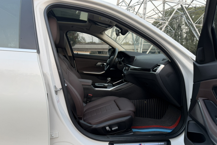 宝马3系 2020款 320Li M运动套装局部细节41