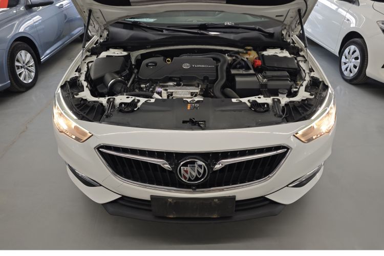 别克 君威 2019款 20T 精英型 国VI中控内饰7002