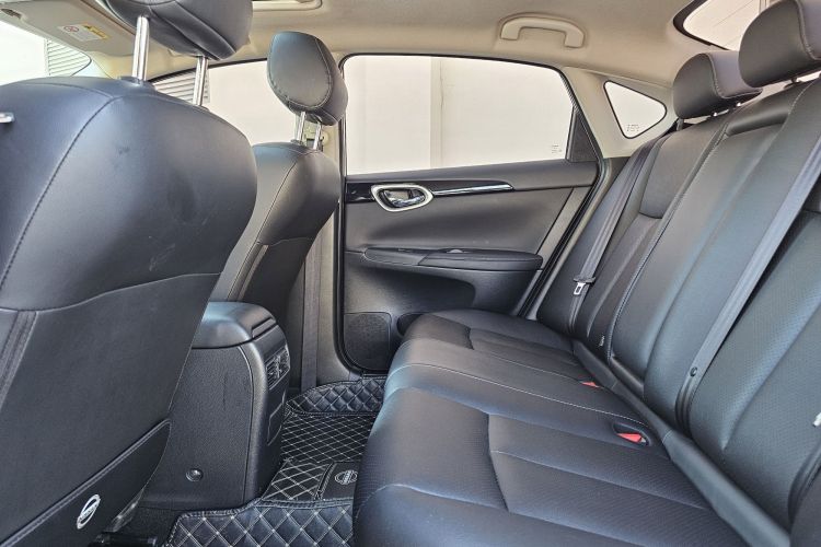 日产 轩逸 2021款 经典 1.6XL CVT豪华版中控内饰7004