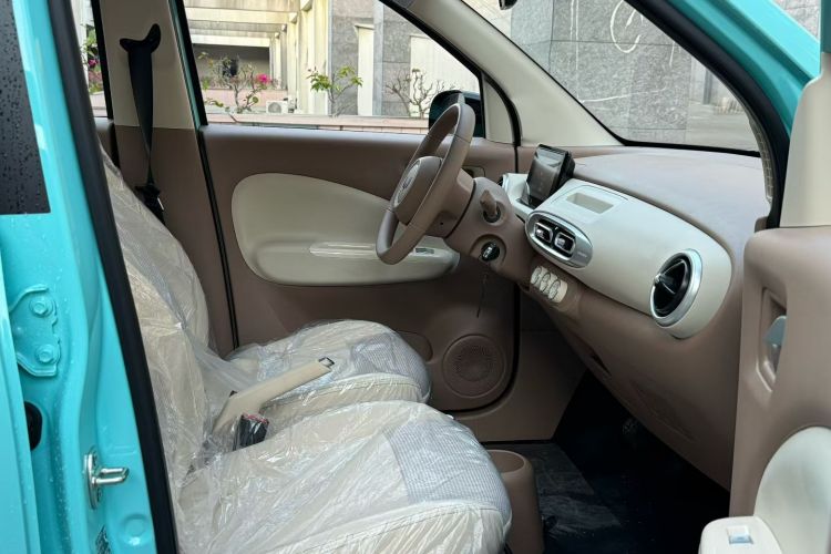 五菱汽车 宏光MINIEV 2025款 四门版 进阶款中控内饰7004