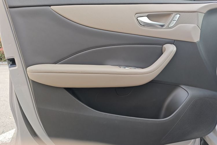 名爵 MG ES5 2025款 525max 后驱智驾版中控内饰7010