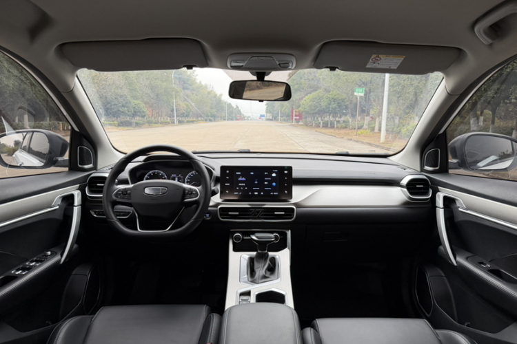 吉利汽车 缤越 2025款 1.5L CVT超能版中控内饰7003