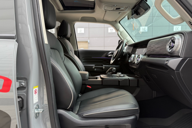 坦克300 2023款 越野版 2.0T 征服者中控内饰7009