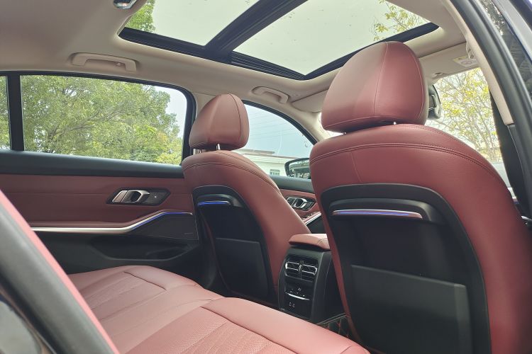 宝马3系 2022款 改款 325Li M运动曜夜套装中控内饰7010